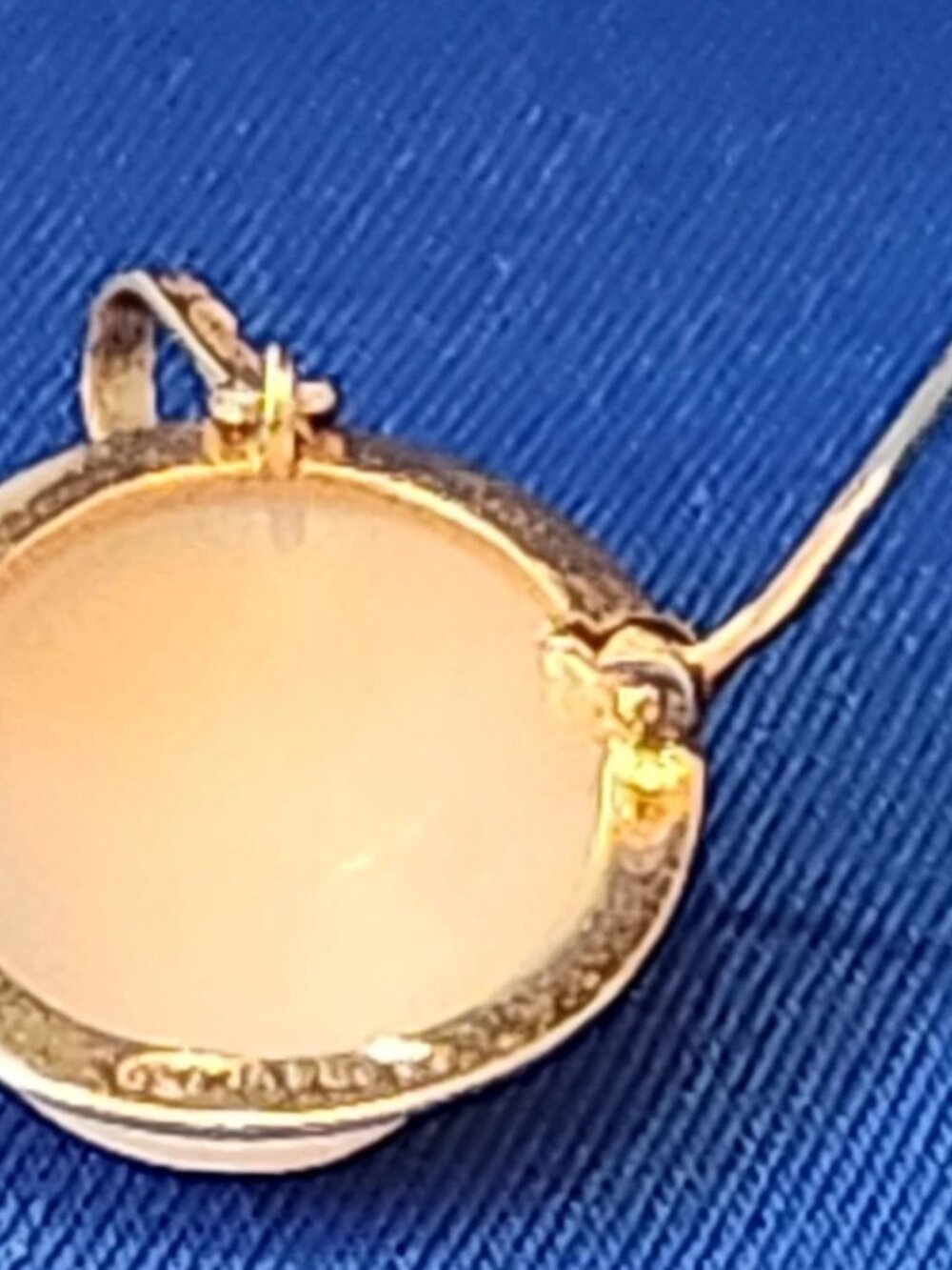 Vintage 750 18K Gold Cameo Brooch Pendant Vicenza Italy Carved Shell Left-Facing - Picture 12 of 16